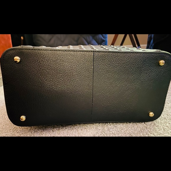 Calvin Klein L-KITOTE Embossed Stud Pattern! - Picture 5 of 6